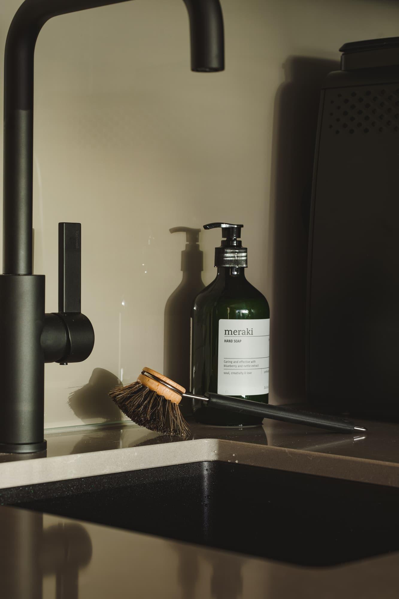 Kitchen tap and sink
